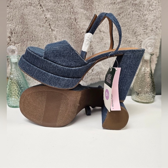 Denim platform heels NWT - Picture 4 of 7